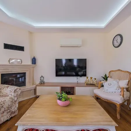 Modern, Havuzlu Lux فيلة